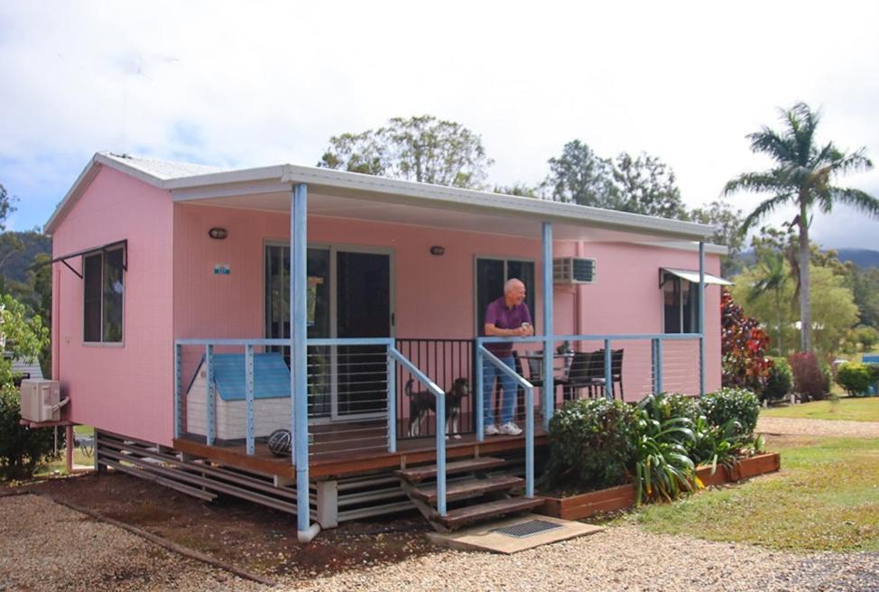 Lake Tinaroo Holiday Park Экстерьер фото