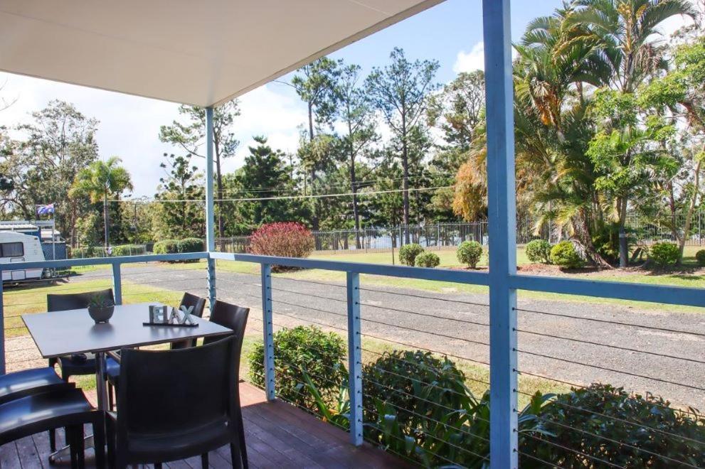 Lake Tinaroo Holiday Park Экстерьер фото