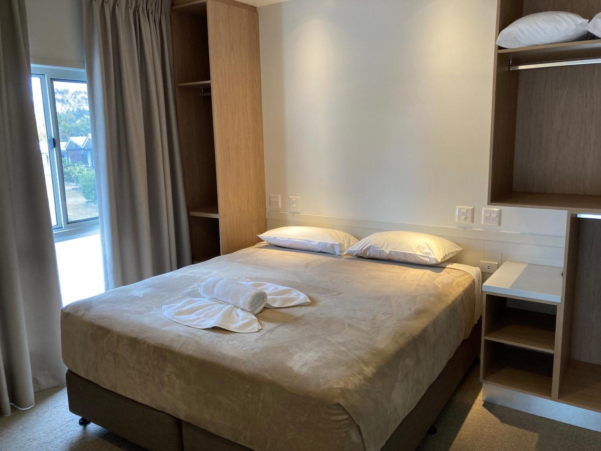 Lake Tinaroo Holiday Park Экстерьер фото